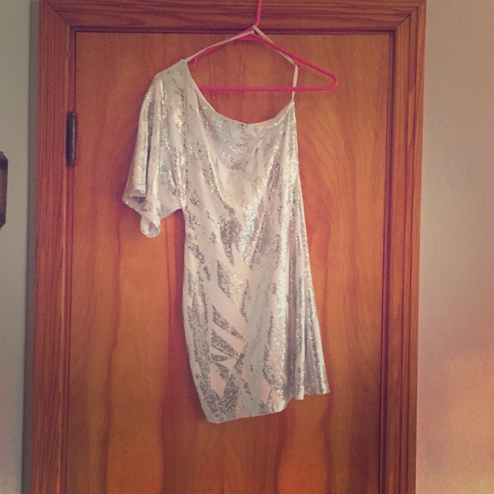 B darlin one shoulder dress